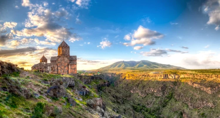 Հովհաննավանքում մատուցվելիք պատարագի ժամին ՔԿ-ն Տեր Սարգսին հրավիրել է հարցաքննության․ փաստաբան