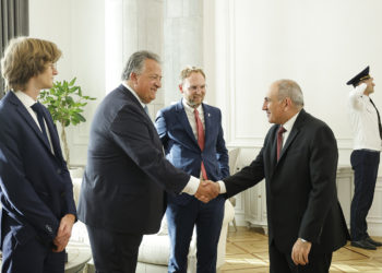 Փաշինյանն առողջապահության բարեփոխումները քննարկել է ALAN թվային համակարգի հիմնադրի և Նուբար Աֆեյանի հետ
