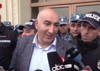 Մհեր Մելքոնյանը հայտնել է Գյումրիի քաղաքապետարանում տեղի ունեցող գործողությունների մանրամասները