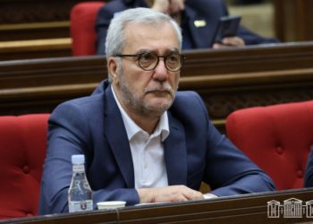СМИ: Андраник Кочарян выдвинул свою кандидатуру в Нацсобрании при поддержке руководителя фракции