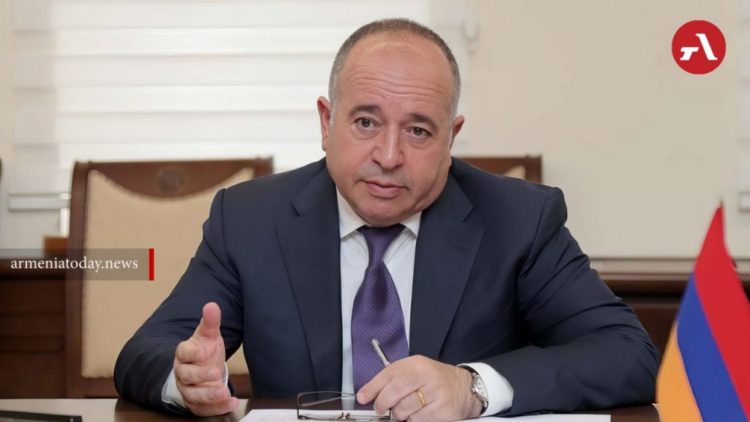 ՊՆ նախկին նախարարը հայտնել է, որ Արցախի վրա սպասվող հարձակման մասին տեղեկացրել է վարչապետին․ ԶԼՄ