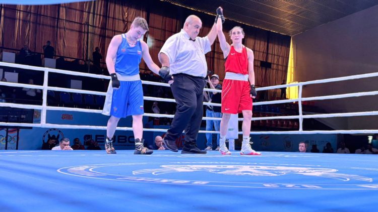 Элида Кочарян завоевала золотую медаль на чемпионате Европы по боксу