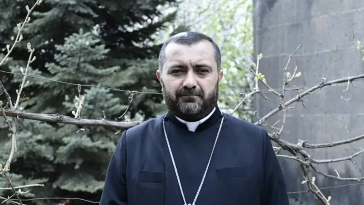 Մուղնիի Սուրբ Գևորգ եկեղեցու հոգևոր հովիվ Տեր Գարեգինի նկատմամբ կիրառվել է տնային կալանք․ փաստաբան