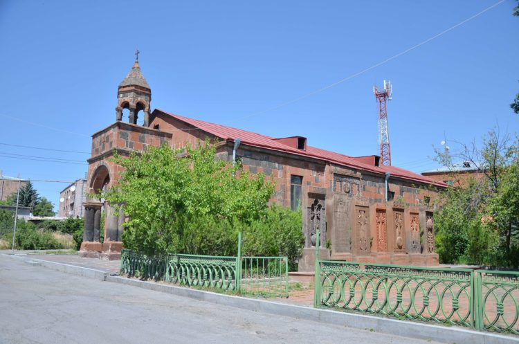 Թալինում վնասել են «Սուրբ Աստվածածին» եկեղեցու քահանային պատկանող ավտոմեքենան