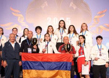 Հայաստանի բռնցքամարտի Մ23 տարեկանների հավաքականը ԵԱ թիմային հաշվարկում զբաղեցրել է երկրորդ տեղը և պարգևատրվել գավաթով