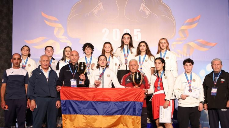 Հայաստանի բռնցքամարտի Մ23 տարեկանների հավաքականը ԵԱ թիմային հաշվարկում զբաղեցրել է երկրորդ տեղը և պարգևատրվել գավաթով