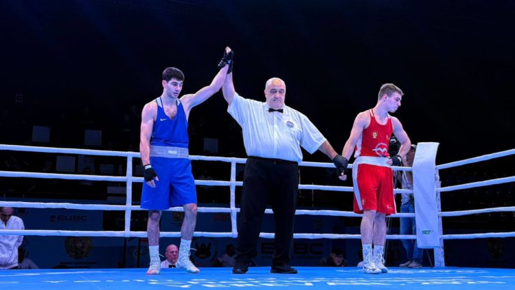 Армянский боксёр Акопкохян выиграл бой на чемпионате Европы U23
