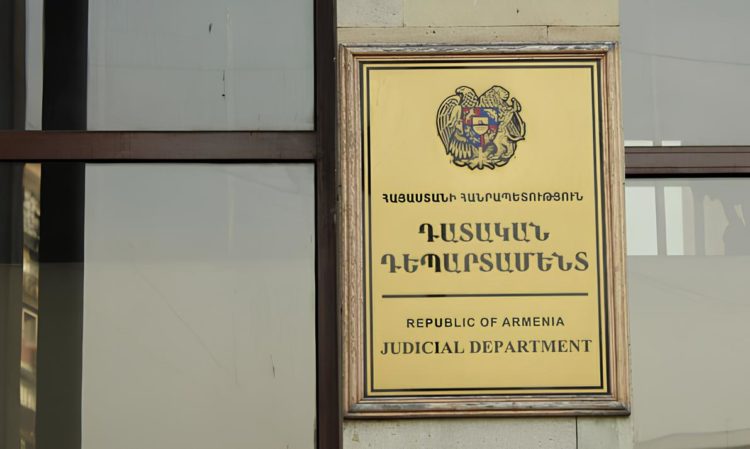 ԶԼՄ-ն չի բացառել դատական համակարգում գործադուլը՝ վարձատրության շուրջ դժգոհության ալիքի պատճառով