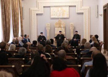Գարեգին Բ-ն «Աղոթքի նախաճաշի» մասնակիցների հետ քննարկել է իշխանությունների հակաեկեղեցական գործողությունները և արցախցիների խնդիրները