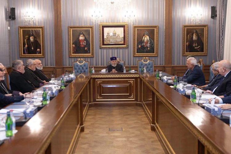Գերագույն հոգևոր խորհուրդն անդրադարձել է Մայր Աթոռի նկատմամբ «բռնաճնշումներին, 10 եպիսկոպոսի խոտոր ընթացքին»