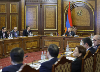 Պետք է սահմանվի, որ կուսակցություններում լինեն բարեվարքությամբ զբաղվող մարմիններ կամ պաշտոնյաններ. Հակակոռուպցիոն խորհրդի նիստ