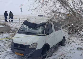 Շիրակում վթարի է ենթարկվել Գյումրի-Շիրակ-Կամո գյուղերի երթուղային միկրոավտոբուսը, կա վիրավոր. ԶԼՄ