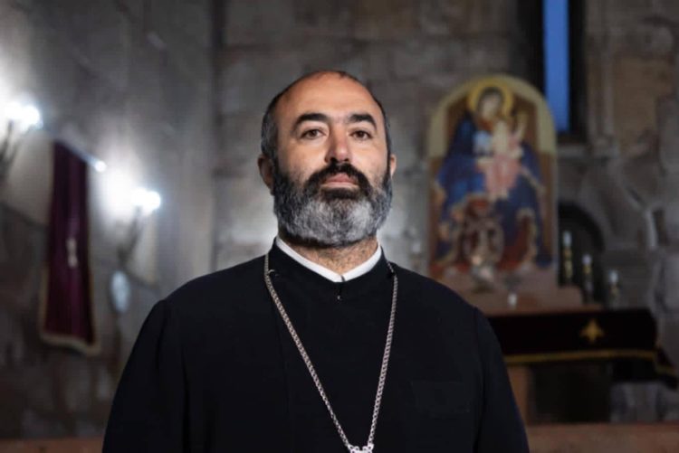 Մայր Աթոռի բակից հոսպիտալացված Տեր Վրթանեսի սիրտը կստենտավորեն