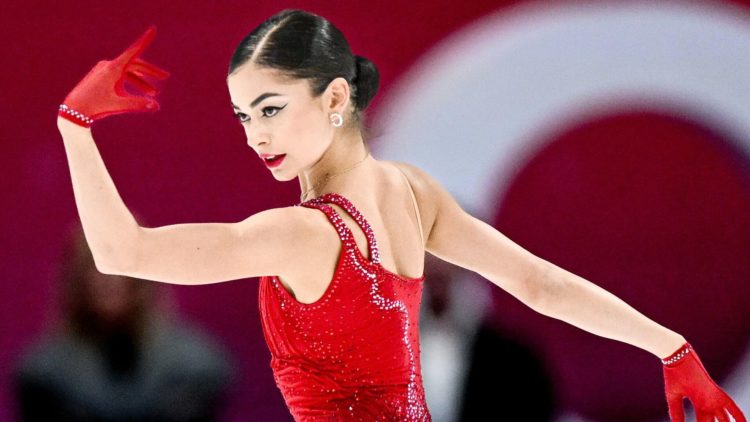 Аделия Петросян в третий раз подряд стала чемпионкой России по фигурному катанию