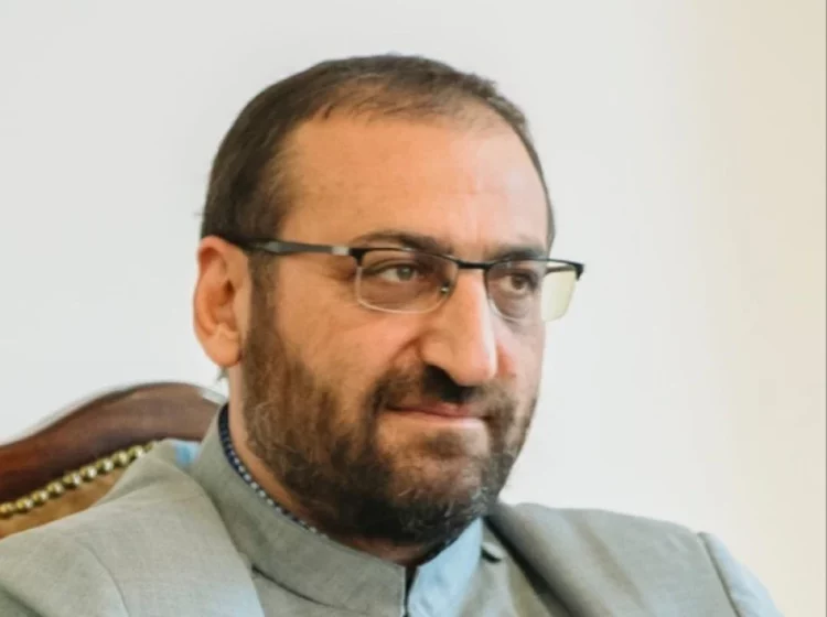 ԱԱԾ-ն ՔԿ շենքում ձերբակալել է Արշակ արքեպիսկոպոս Խաչատրյանին