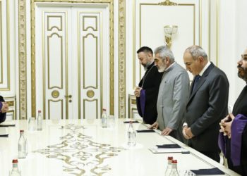 Եպիսկոպոսները նոր հայտարարությամբ անհրաժեշտ են համարել ներկայիս Գերագույն հոգևոր խորհրդի գործունեության դադարեցումը
