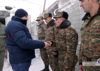 Պաշտպանության նախարարն այցելել է բանակային դիրքեր