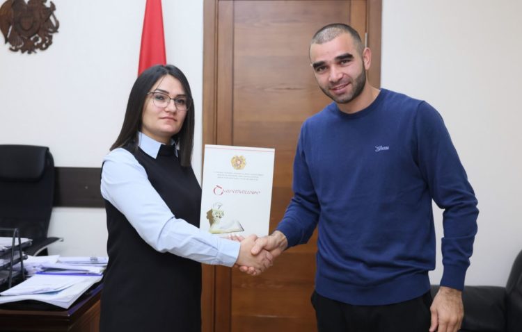 Բռնցքամարտի WBL, WBF և WBO վարկածով աշխարհի չեմպիոն Յուրի Սաքունցը պարգևատրվել է ԿԳՄՍՆ շնորհակալագրով
