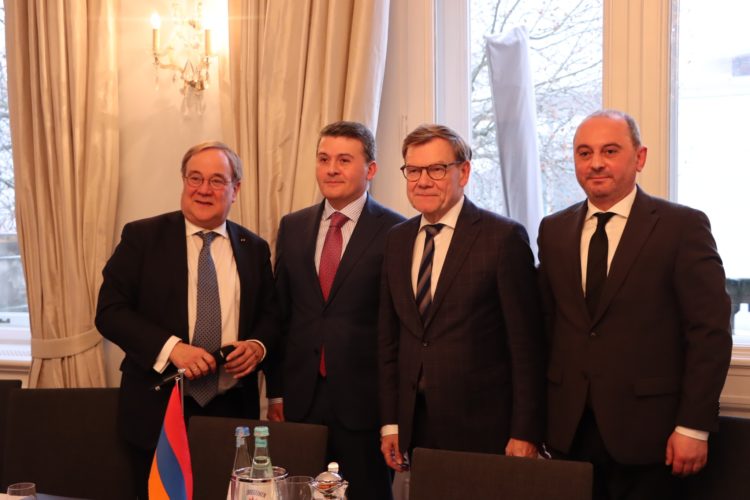 Հայաստանի և Ադրբեջանի դեսպանները Բունդեսթագում քննարկել են խաղաղության հեռանկարները