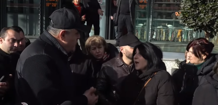 «Ուզում են տարածքը տալ մի քանի բրենդի». «Ռոսիա Մոլի» աշխատակիցները պահանջում են պահպանել իրենց առևտրային կետերը