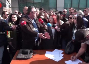 Օնլայն տաքսու վարորդները գանձվող տոկոսի նվազեցում և օրինական աշխատելու հնարավորություն են պահանջում