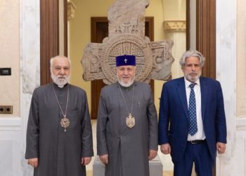 Կաթողիկոսն Ամստերդամի հետ քննարկել է կալանավորված եպիսկոպոսների և Կարապետյանի շուրջ գործընթացները