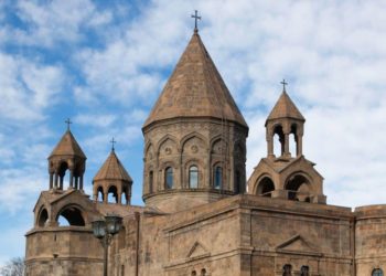 Եպիսկոպոսների արմատական ​​թևը պահանջում է, որ Եպիսկոպոսաց ժողովը «ցանկացած գնով» տեղի ունենա Ավստրիայում․ ԶԼՄ