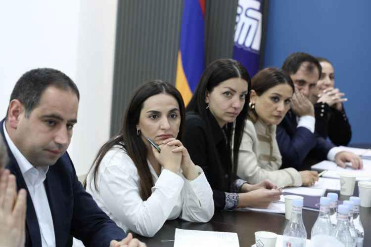 ՔՊ-ն քննարկում է, թե ով է լինելու նախընտրական ցուցակի առաջին կինը․ ԶԼՄ