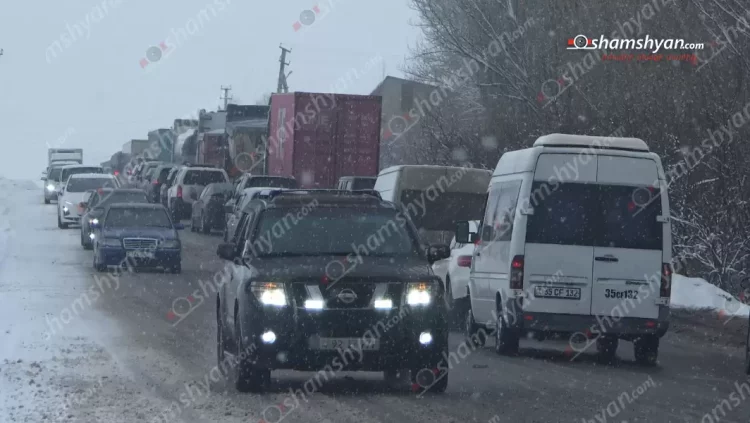 Արագածոտնի մարզում մերկասառույցի պատճառով առաջացել է մոտ 18 կմ խցանում
