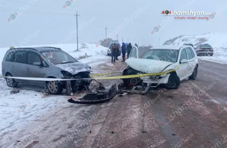 Два человека пострадали в ДТП у Аллеи букв в Армении
