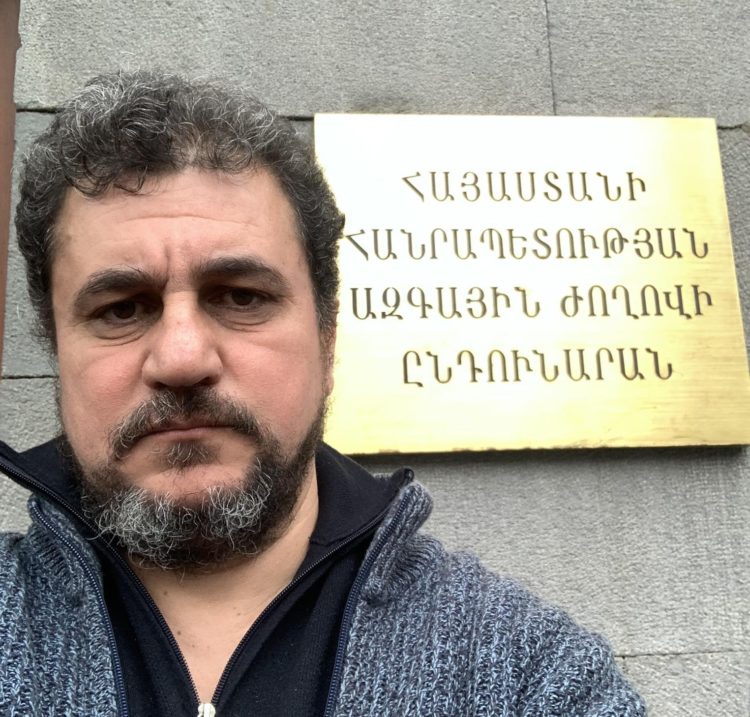 Участника инцидента со спикером парламента задержали по делу о хулиганстве
