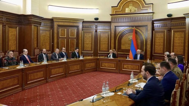 Пашинян созвал Совбез Армении из-за обострения ситуации в регионе