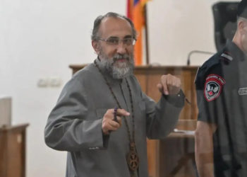 Շիրակի թեմի առաջնորդ Միքայել Աջապահյանը կմնա կալանքի տակ