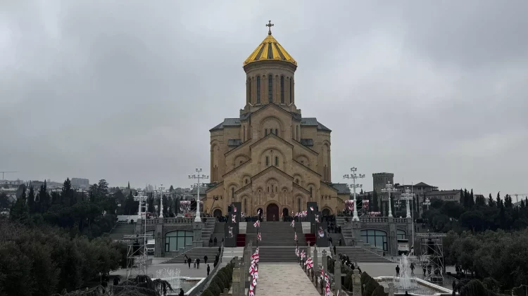 Մոսկվան տիեզերական պատրիարքին մեղադրում է վրացական եկեղեցու առաջնորդի ընտրություններին միջամտելու մեջ