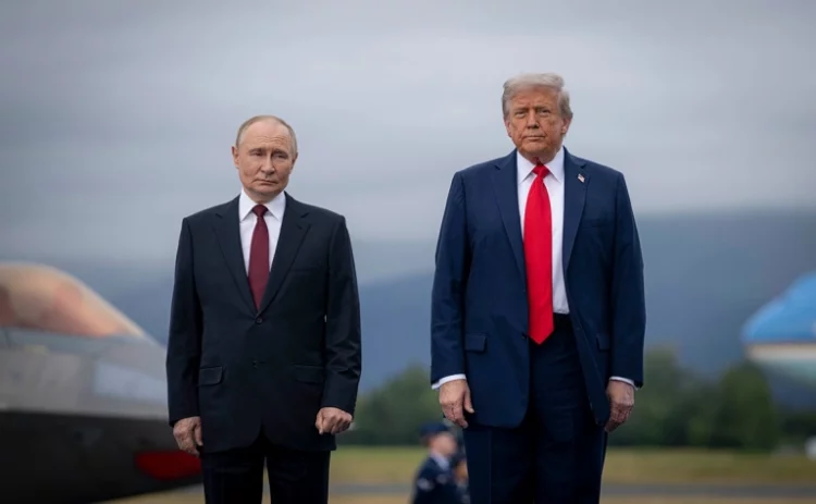 Путин заявил Трампу о готовности объявить перемирие на время празднования Дня Победы