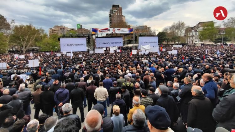 Партия «Сильная Армения» провела митинг и шествие в Ереване