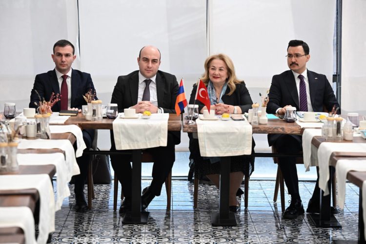 Թուրքիայում ընդգծվել է Գյումրի-Կարս երկաթգծի գործարկման կարևորությունը․ ԱԳՆ