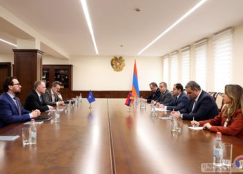 Глава Минобороны Армении обсудил с представителем НАТО сотрудничество и региональную безопасность