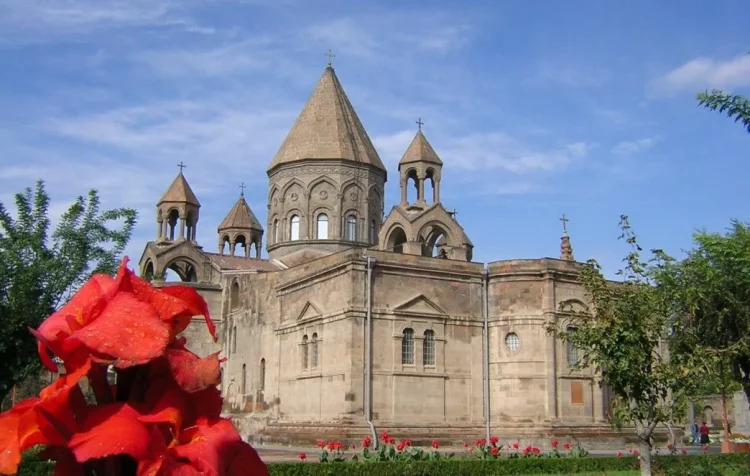 Ադրբեջանը փորձում է արդարացնել Արցախի հոգևոր ժառանգության ջնջումը․ Մայր Աթոռ