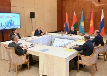 Шойгу: власти Армении ищут поддержки у «источника угроз»