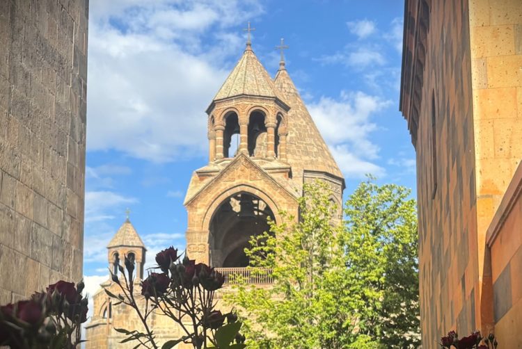 Սուրբ Էջմիածնի սրբազան մասունքները երկրպագության համար դուրս կբերվեն․ Մայր Աթոռ