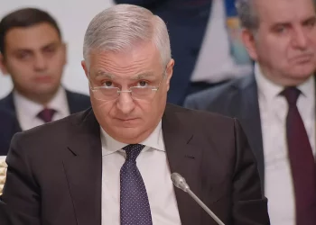 Вице-премьер Армении: вопрос выхода из ЕАЭС решат граждане страны