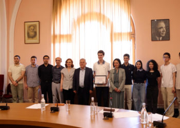 Армянский школьник получил приз на международной научной выставке ISEF в США
