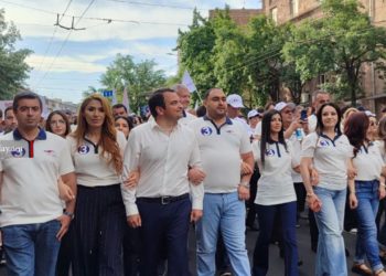 «Планы Пашиняна и Алиева потерпят крах»: «Сильная Армения» провела митинг в Ереване