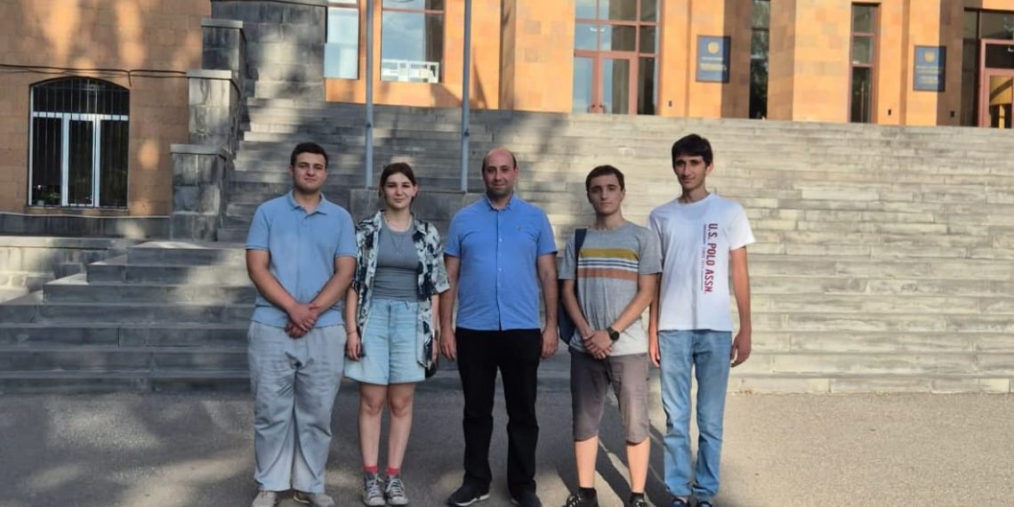 Армянские школьники завоевали четыре медали на международной олимпиаде по географии
