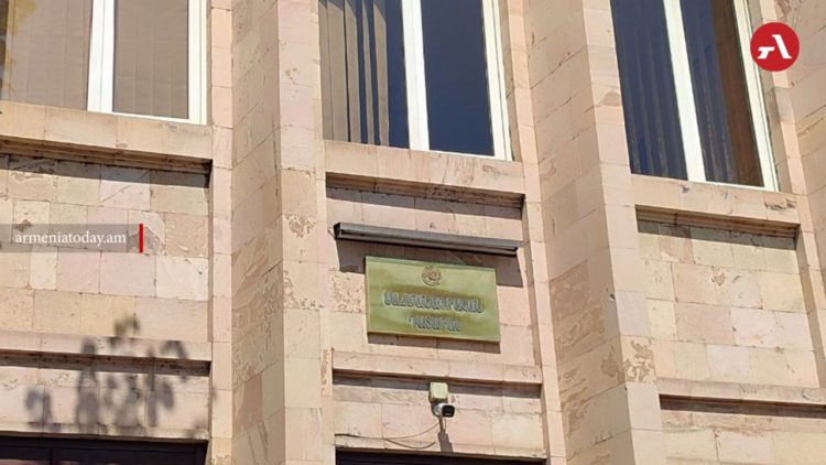 Семь политических сил оспорили результаты выборов в Конституционном суде