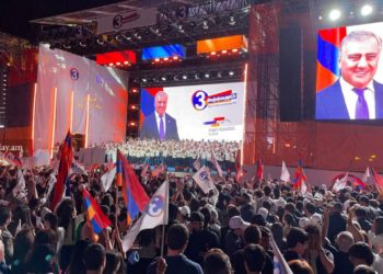 «Планы Пашиняна и Алиева потерпят крах»: «Сильная Армения» провела митинг в Ереване