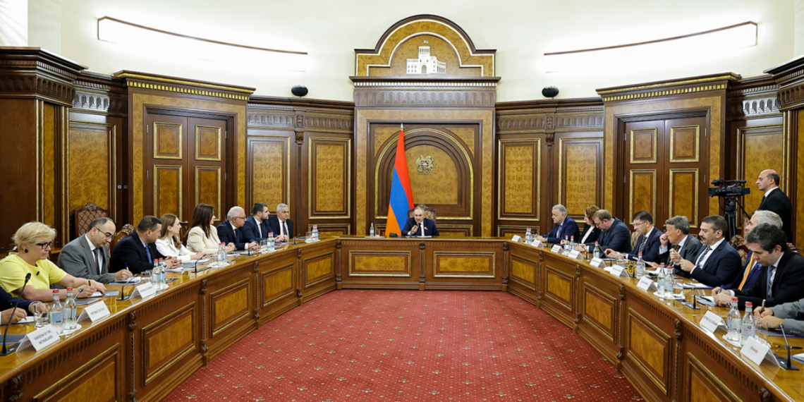 Пашинян принял послов стран ЕС и обсудил повестку сотрудничества