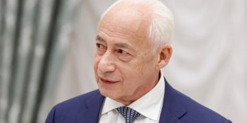 Сати Спивакова опровергла сообщения об инсульте Владимира Спивакова