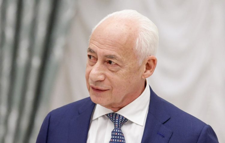 Сати Спивакова опровергла сообщения об инсульте Владимира Спивакова